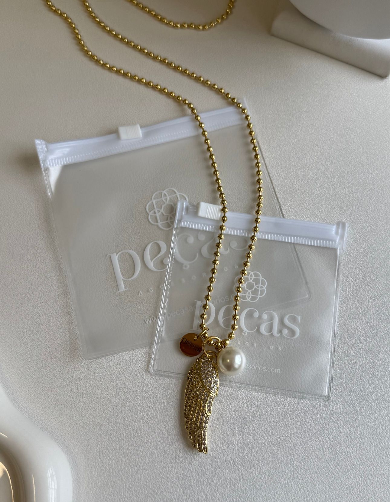 8803-Wing & Pearl Chain