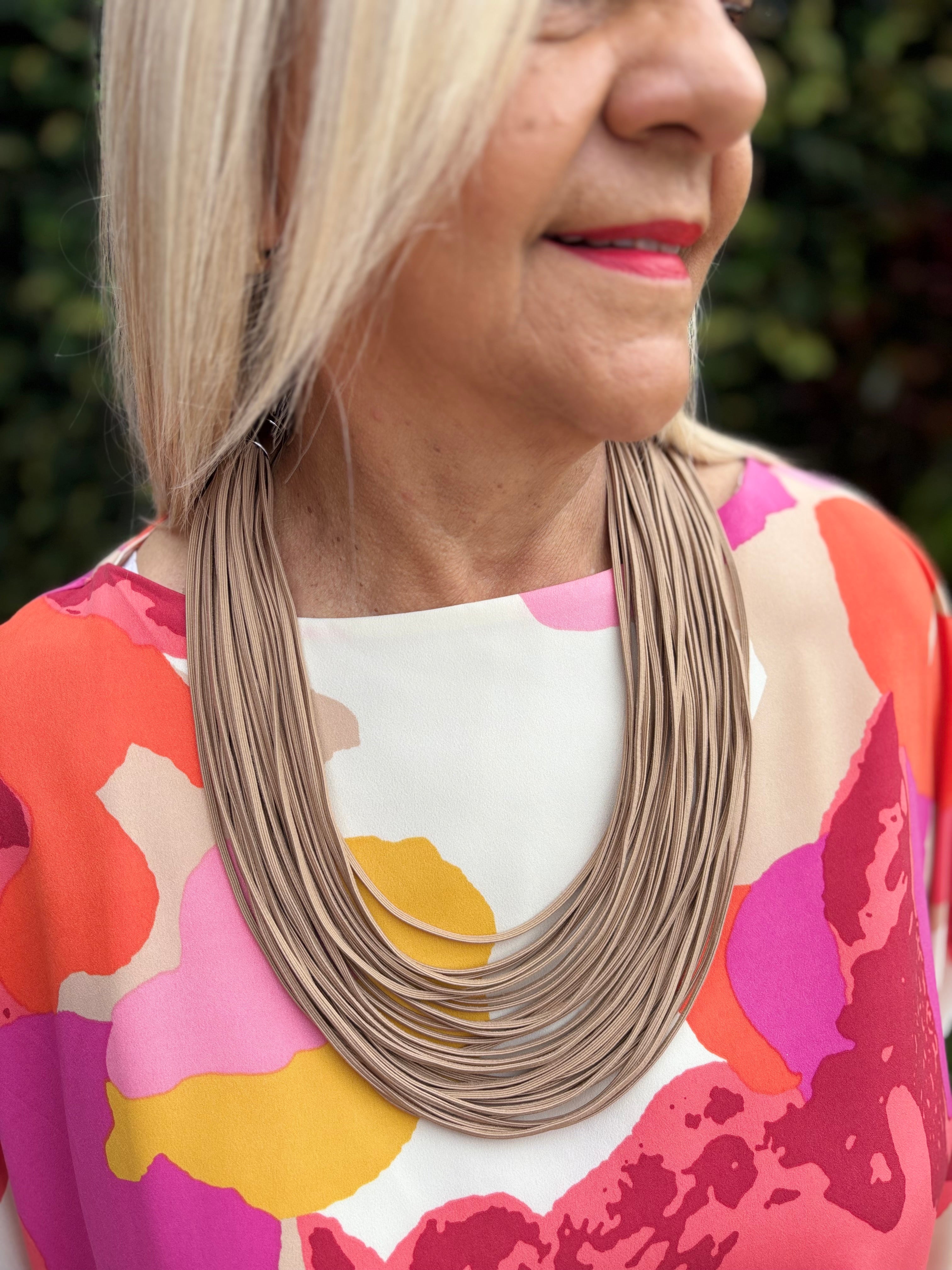 Elastic Layers Necklace-1053